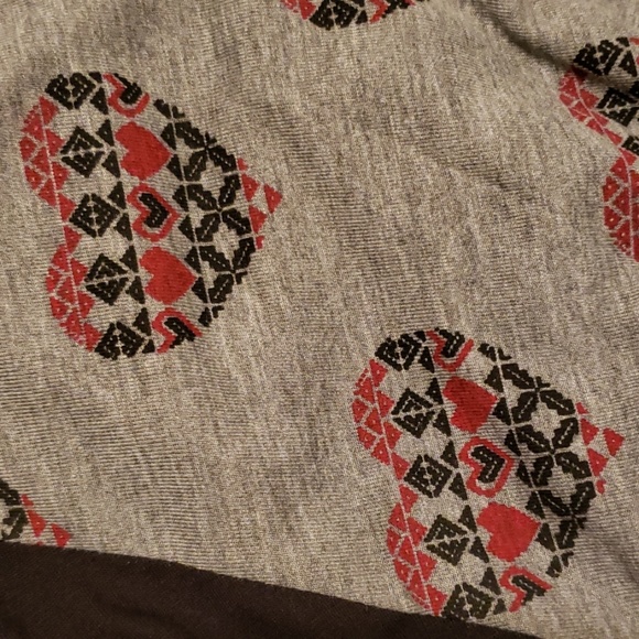 Fair Isle Heart Print Raglan Tee - Picture 4 of 4
